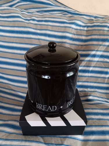 Black ceramic bread - black,