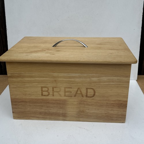 Wooden bread bin with - bin, lid